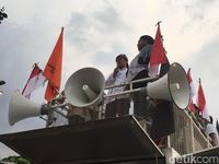 Kecewa Perppu Ormas Jadi UU, Massa Akan Salat Magrib di Depan DPR