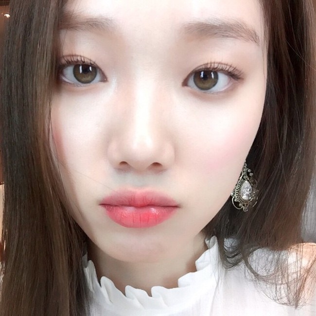 Aktris dan model Lee Sung Kyung. Foto: Instagram
