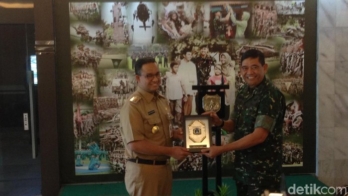 Bertemu Pangdam Jaya, Anies-Sandi Tingkatkan Kerja Sama Pengamanan
