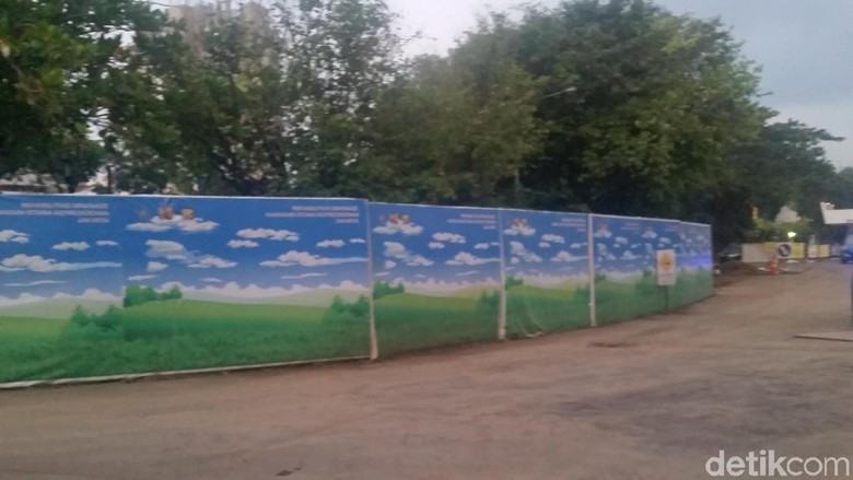 Menteri Basuki Sidak Proyek Drainase Istana Menteri Basuki Sidak Proyek Drainase Istana