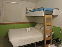 Kamar bunk bed
