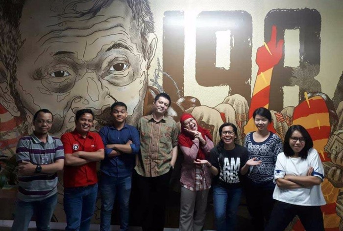 Ivan Lanin (tengah baju coklat) dok. pribadi Ivan Lanin (tengah baju coklat) dok. pribadi