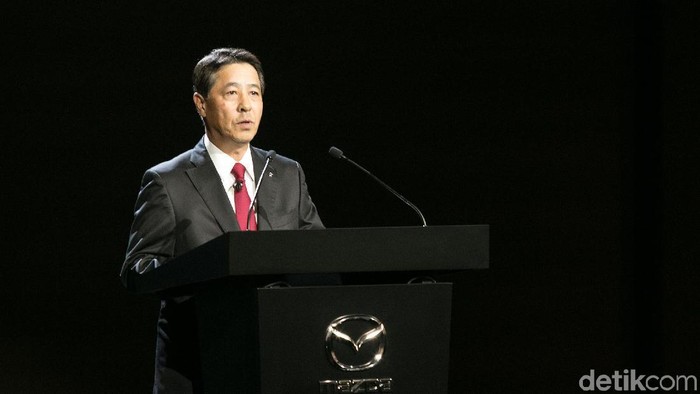 Sambut Wartawan di Jepang Bos Mazda Pamer Foto Masa Muda
