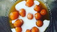 Bubur candil dengan isian bola ubi kuning bisa jadi santapan pagi yang menghangatkan perut. Bola ubi yang legit dibalut bubur yang wangi. (IG : mangkokku)Foto: Istimewa