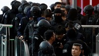 Kedua wanita tersebut dituduh membunuh Jong-Nam pada 13 Februari lalu dengan mengoleskan racun VX ke wajahnya. Keduanya ditangkap beberapa hari setelah pembunuhan itu dan terancam hukuman mati jika terbukti bersalah. Di awal persidangan, keduanya telah menyampaikan pengakuan tidak bersalah atas pembunuhan tersebut. Lai Seng Sin/REUTERS.
