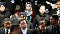 Rombongan kemudian menuju ke klinik tempat Jong-Nam dibawa usai serangan, lalu menuju ke tempat pemberhentian taksi, di mana kedua wanita itu pergi setelah insiden.  Lai Seng Sin/REUTERS.