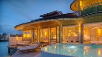 Menyebut kamar hotel seksi, nama Maldives jangan sampai terlewat. Ada Resort Soneva Jani di Maldives yang begitu seksi. Bulan madu di sini, rasanya enggan pulang (Mr & Mrs Smith Hotel Awards)