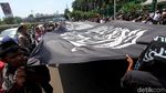 Massa Aksi Perppu Ormas Penuhi Depan Gedung DPR