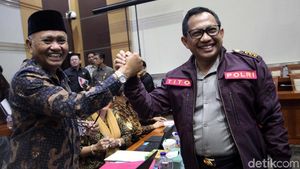 Kapolri dan Ketua KPK Salam Komando