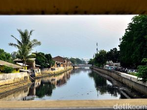 Kali Sekretaris Alami Pendangkalan, Pengerukan Terhambat Lalin