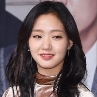 Aktris Kim Go Eun, Ji Eun Tak di serial Goblin. Foto: Instagram