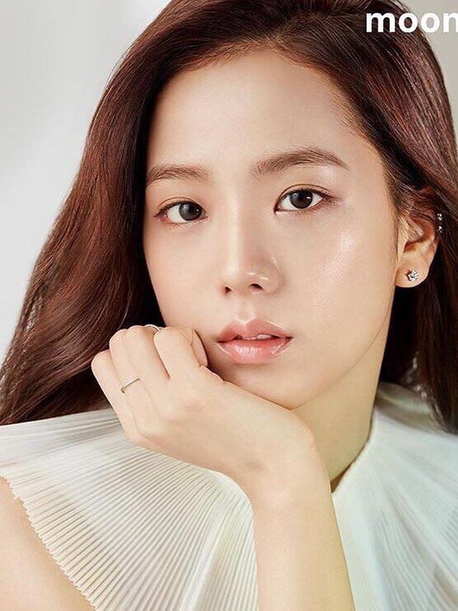 Penyanyi Jisoo, personel girlband BlackPink. Foto: Instagram