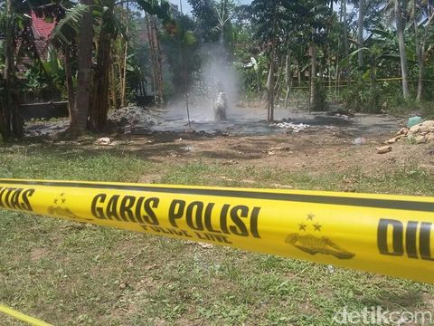 Muncul Gelembung di Kolam Dekat Semburan Lumpur Panas Tasikmalaya