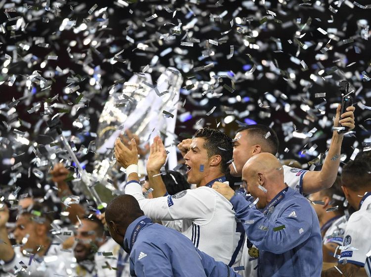 Momen-momen yang Mengantar Ronaldo Jadi Pemain Terbaik Dunia