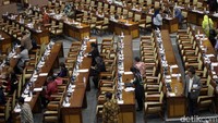 Ada beberapa fraksi yang memang meminta skors, seperti Gerindra dan Demokrat.