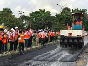 65 Km Jalan Nasional bakal Dilapisi Aspal Campur Karet