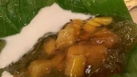 Bubur patui telo berisi adonan tepung kanji dengan potongan singkong yang dimasak dengan gula merah. Sedikit santan bikin bubur ini makin enak. Foto: Istimewa