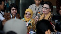 Keputusan mengajak KPK untuk menghindari konflik lembaga karena perizinan dan pengawasan obat sangat rawan bermasalah.