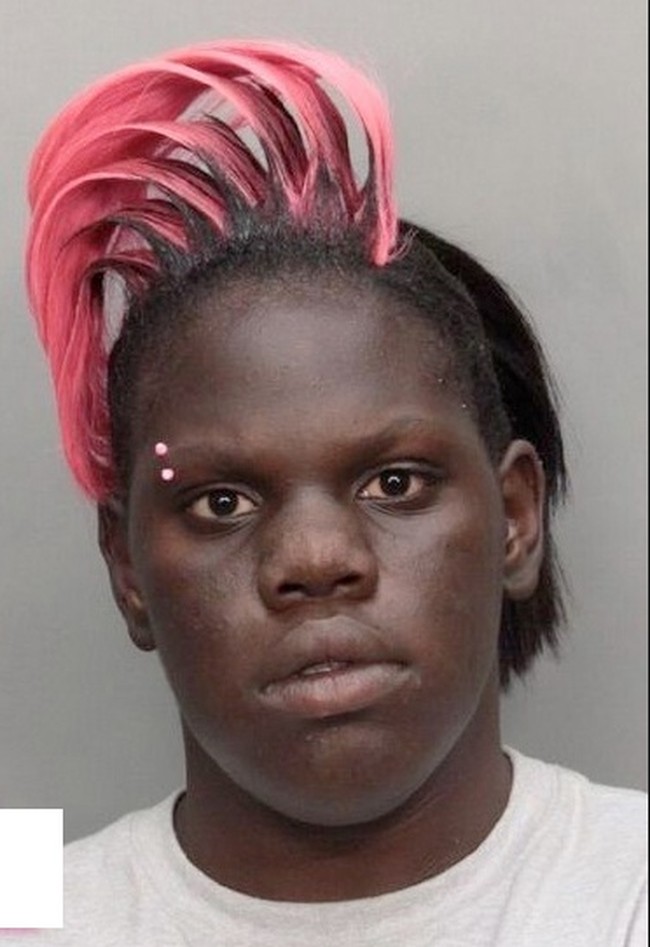 Gaya rambut air mancur ini mungkin bisa ditiru Anda yang antimainstream. Foto: ist