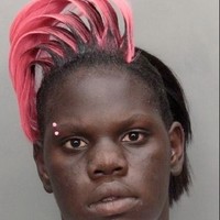 Gaya rambut air mancur ini mungkin bisa ditiru Anda yang antimainstream. Foto: ist