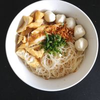 Nyamm! Enaknya Bakso Isi Telur Asin Bisa Dicicip 4 Tempat Ini