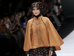 Belajar Hijab Syari, Inneke Koesherawati Contoh Zaskia Sungkar