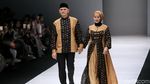 Mesranya Artis Senior Hengky Tornado dan Istri di Atas Runaway