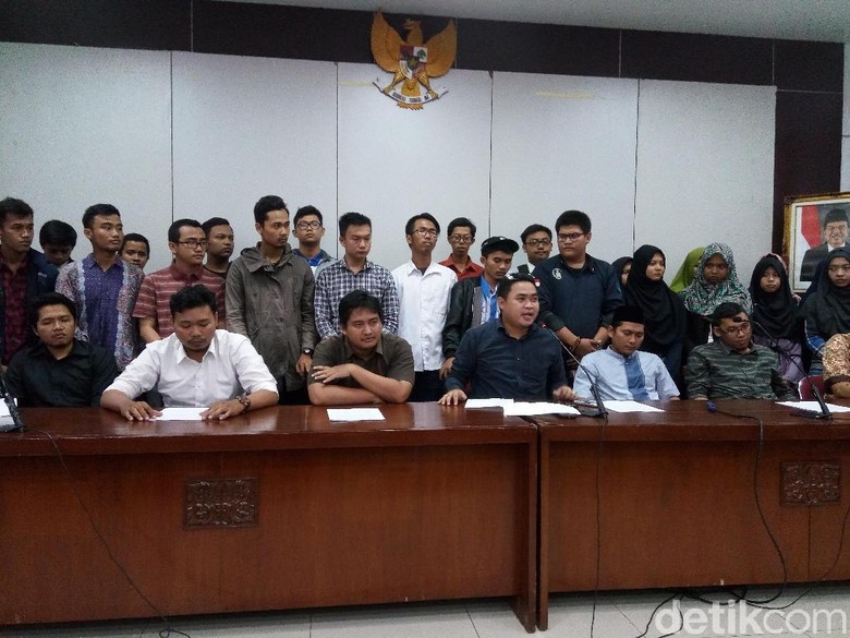 Aparat Tangkapi Mahasiswa, BEM UNS Pertanyakan Komitmen Pemerintah Aparat Tangkapi Mahasiswa, BEM UNS Pertanyakan Komitmen Pemerintah