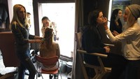 Namun, perusahaan ini tidak main-main. Karena tak hanya jet pribadi, tapi tim make up handal yang akam membuat kamu terlihat seperti penumpang first class (@privatejetstudio/Instagram)
