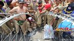 Minta Jadi PNS, Perangkat Desa Bakar Baju Seragam