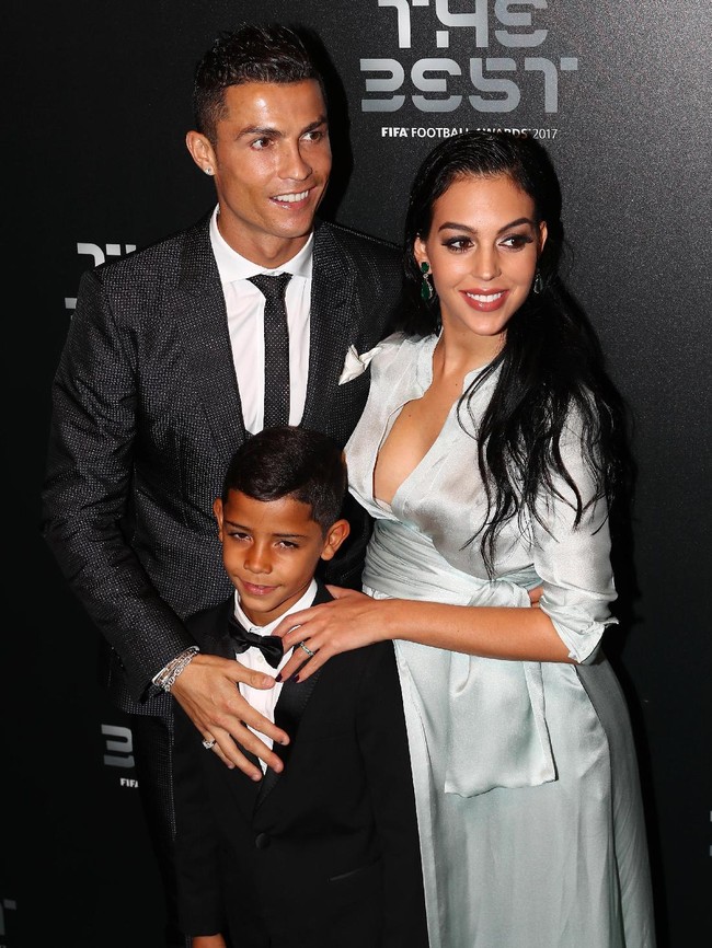 Ronaldo Nikahi Georgina, Sosok Setia Temani CR7 Rebut 15 Trofi