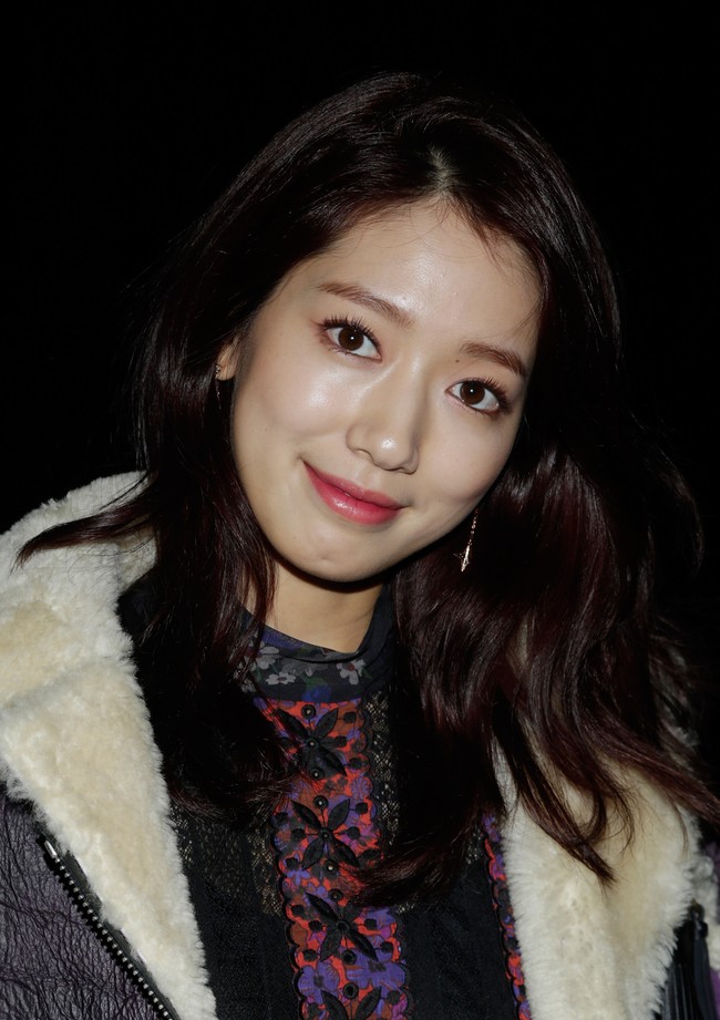 Nomor 10 ada Park Shin Hye dengan bayaran USD 16,700 atau sekitar Rp 246 juta per episode. Mengawali karier sebagai artis cilik, kini Park Shin Hye merupakan salah satu aktris paling diminati dan produktif tiap tahunnya. Foto: Getty Images