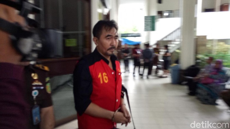 Jalani Sidang Lanjutan, Aa Gatot: Kita Lihat Saja Hasilnya Jalani Sidang Lanjutan, Aa Gatot: Kita Lihat Saja Hasilnya