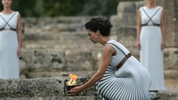 Api Olimpiade disulut di Kuil Hera yang terletak di Olympia, Yunani. Ini merupakan lokasi asal muasal Olimpiade kuno. (Milos Bicanski/Getty Images)