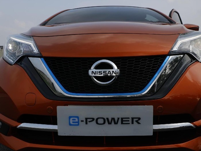 Mudahnya Merawat Mobil Listrik Nissan Ini