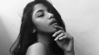 Dara berusia 21 tahun itu terlihat seksi di foto tersebut. (Dok. Instagram/nadinemmanuella)