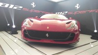 Selain itu, mesin V12 naturally-asspirated (tanpa turbo) berkapasitas 6.5 liter Ferrari yang ada di Ferrari 812 Superfast juga memenangkan dua penghargaan. Mesin itu meraih penghargaan di kelas mesin 4 liter ke atas, dan kategori Best New Engine.  Foto: Khairul Imam Ghozali