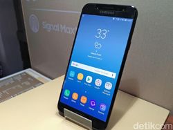 Galaxy J7+ Memikat dengan Kamera Ganda