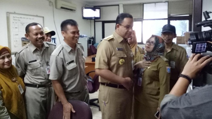 Sidak Kelurahan Cikini, Anies: Bukan Cari Masalah Tapi Kerja Sama