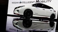 Aneka mobil futuristik dan keren melantai di pameran Tokyo Motor Show (TMS) 2017. Sesuai janjinya, Nissan kembali memperlihatkan mobil Nissan LEAF versi garang, Nissan LEAF Nismo.