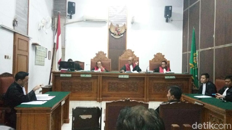 Tolak Eksepsi Aa Gatot, Jaksa Tegaskan Penetapan Tersangka Sah Tolak Eksepsi Aa Gatot, Jaksa Tegaskan Penetapan Tersangka Sah