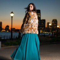 Setelah bercerai dari Tommy pada 2006, Tata mulai eksis lagi berpose. Sesekali ibu dua anak ini menerima tawaran untuk pemotretan editorial. Salah satunya ini.  Foto: Instagram/Tata Cahyani