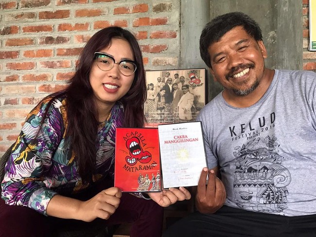 Jika tidak makeup dengan bulu mata yang cetar, biasanya Soimah menggunakan kacamata.  Foto: dok. Instagram