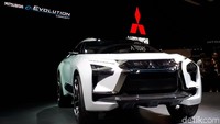 e-Evolution Concept merupakan mobil konsep yang menggabungkan ketangguhan SUV dengan mobil listrik.