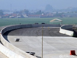 Faktor Cuaca Hingga Lahan Bikin Operasi Tol Jokowi Kerap Molor