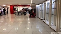 Lotus Department Store segera menutup gerai di gedung Djakarta Theater Menara Cakrawala, Thamrin, pada akhir bulan ini.