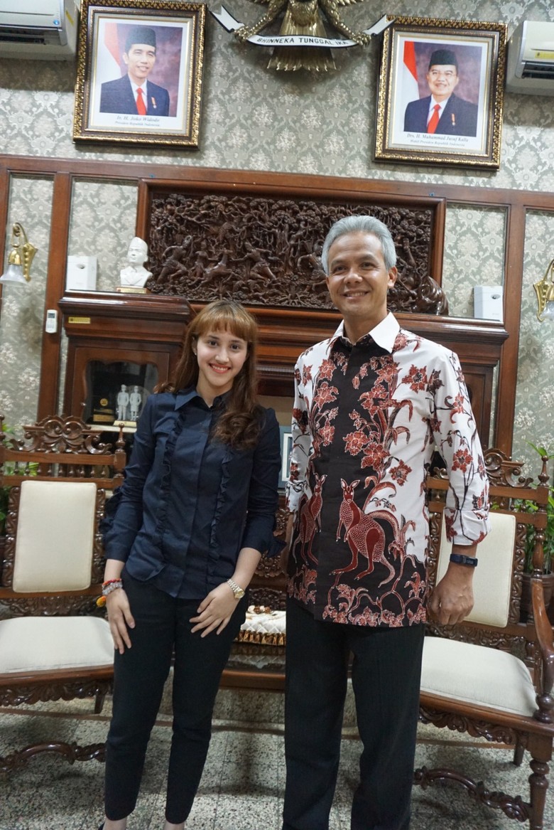 Tsamara Amany Temui Ganjar Pranowo Semalam, Dukung Pilgub? Tsamara Amany Temui Ganjar Pranowo Semalam, Dukung Pilgub?