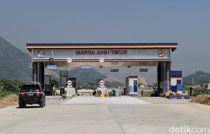 Pembangunan Jalan Tol Soreang Pasir Koja (Soroja), Jawa Barat, sudah mencapai 96,7%. Ditargetkan akhir bulan ini pembangunan selesai.