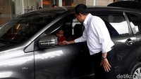 Budi Karya mengaku dalam menggunakan taksi online sangat lah mudah. Selain itu, tarif yang dikenakan juga cukup terjangkau. Dalam kesempatan itu, Budi Karya mengaku dikenakan tarif sebesar Rp 30.000.