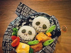 Hiii.. Ada Tengkorak hingga Jari Putus di 10 Bekal Bertema Halloween Ini!